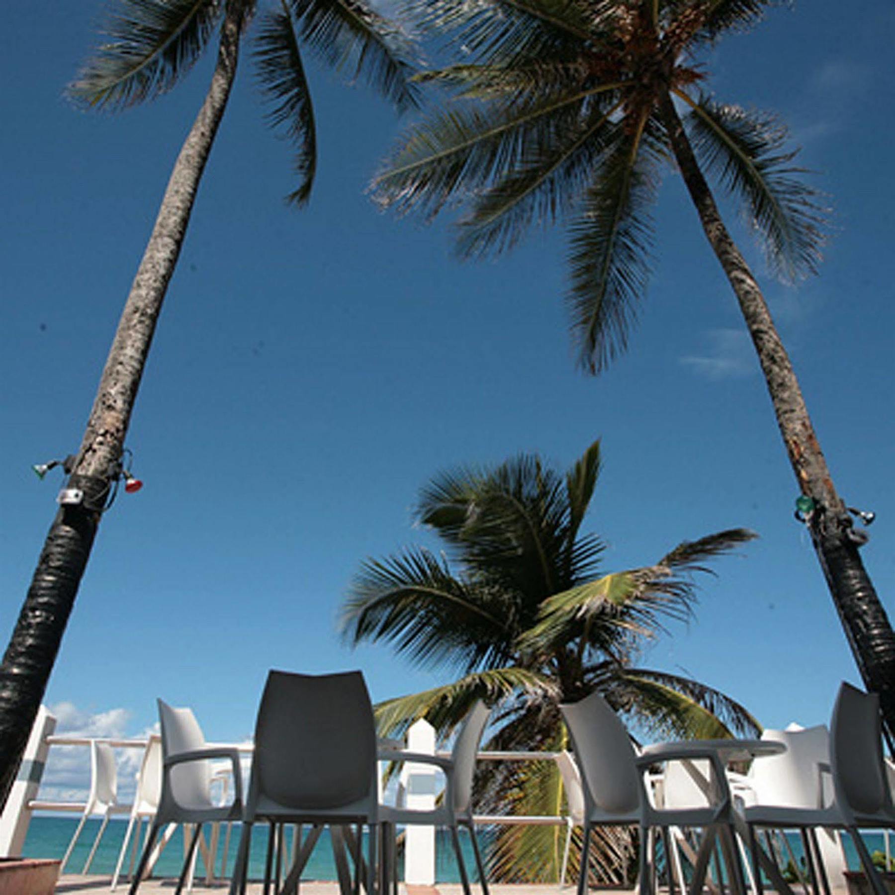 The Tryst Beachfront Hotel San Juan Restaurante foto